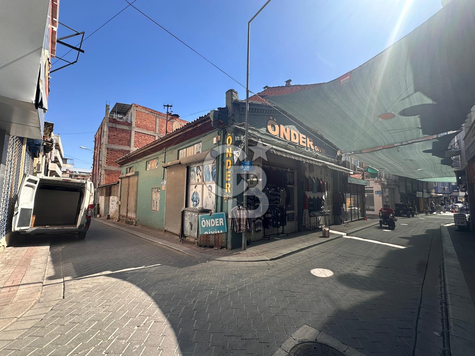 Saraylar Mah. Demirciler Caddesi 138M² Satılık İş Yeri