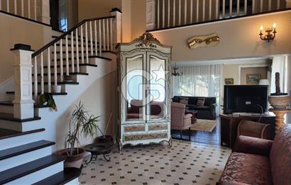 URLA YAĞCILARDA 2.500 M2 ARSA İÇİNDE MÜSTAKİL HAVUZLU VİLLA