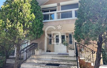 URLA YAĞCILARDA 2.500 M2 ARSA İÇİNDE MÜSTAKİL HAVUZLU VİLLA