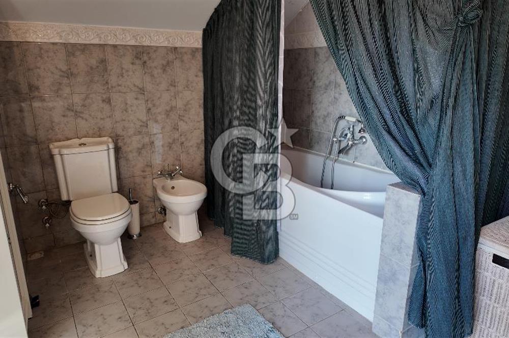 URLA YAĞCILARDA 2.500 M2 ARSA İÇİNDE MÜSTAKİL HAVUZLU VİLLA