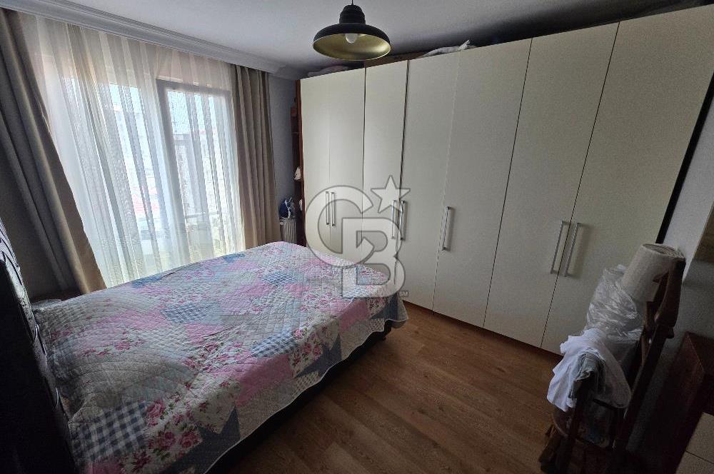 Site İçerisinde Havuzlu Otoparklı Geniş 3+1