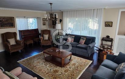 URLA YAĞCILARDA 2.500 M2 ARSA İÇİNDE MÜSTAKİL HAVUZLU VİLLA