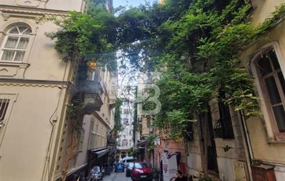 BEYOĞLU ASMALIMESCİT SATILIK DÜKKAN - TARİHİ HAMSON APARTMANI
