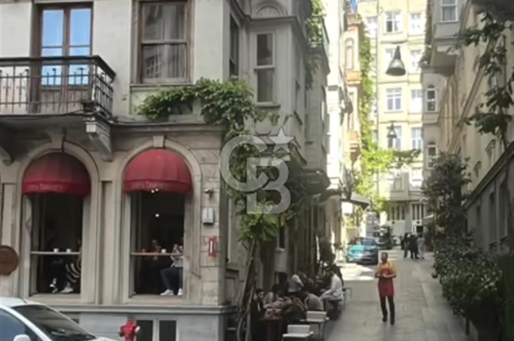 BEYOĞLU ASMALIMESCİT SATILIK DÜKKAN - TARİHİ HAMSON APARTMANI