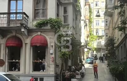 BEYOĞLU ASMALIMESCİT SATILIK DÜKKAN - TARİHİ HAMSON APARTMANI