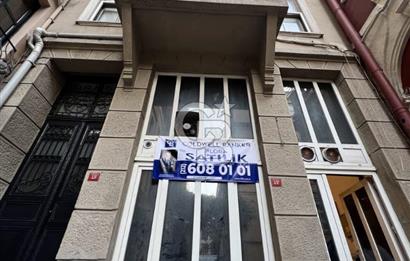 BEYOĞLU ASMALIMESCİT SATILIK DÜKKAN - TARİHİ HAMSON APARTMANI