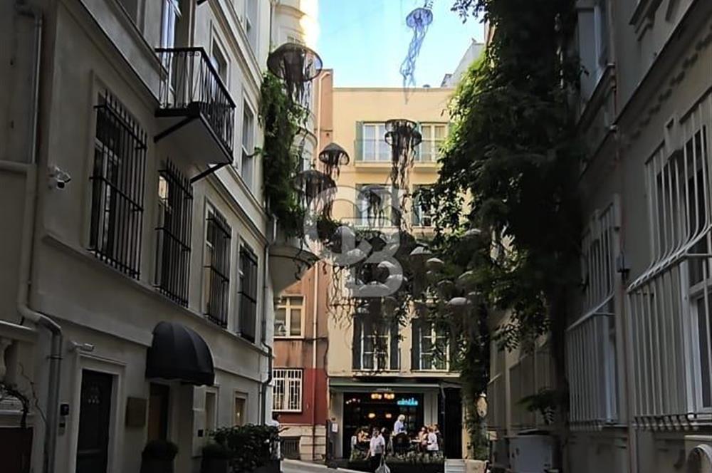 BEYOĞLU ASMALIMESCİT SATILIK DÜKKAN - TARİHİ HAMSON APARTMANI