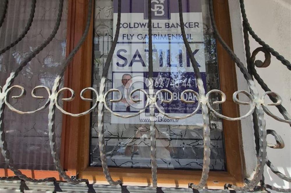 Çayırova özgürlük Mahallesi'nde 3+1 80 metrekare giriş kat satılıktır Güney cephe