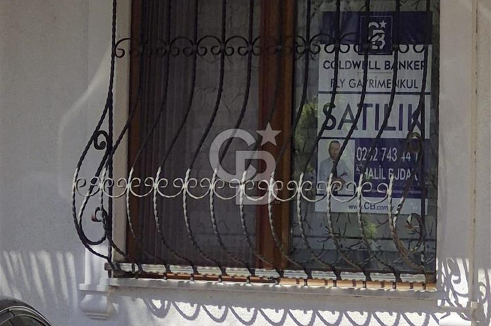 Çayırova özgürlük Mahallesi'nde 3+1 80 metrekare giriş kat satılıktır Güney cephe