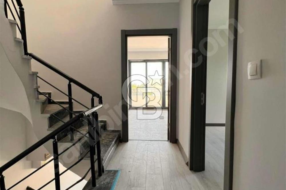 TEKİRDAĞ ŞARKÖY ERİKLİCE' DE DENİZE 200 M UZAKLIKTA VİLLA