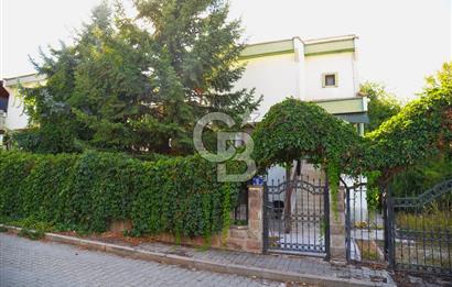 Gölbaşı Gökkuşağı Sitesinde Satılık Tam Müstakil Köşe Villa