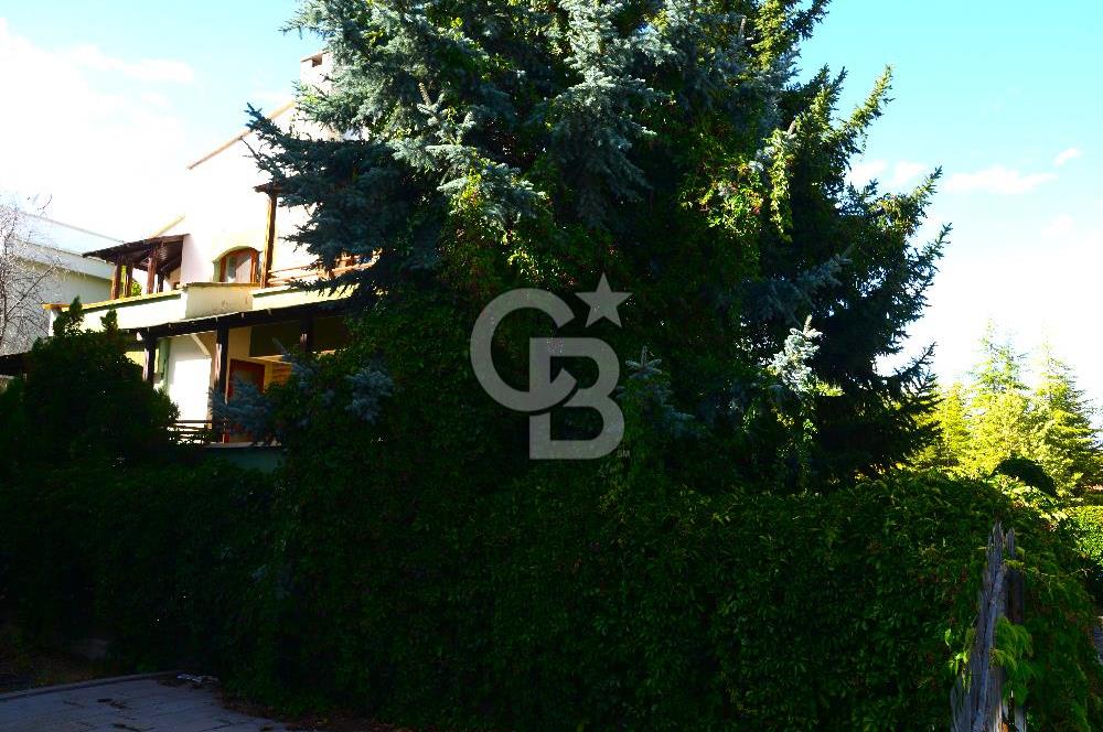 Gölbaşı Gökkuşağı Sitesinde Satılık Tam Müstakil Köşe Villa