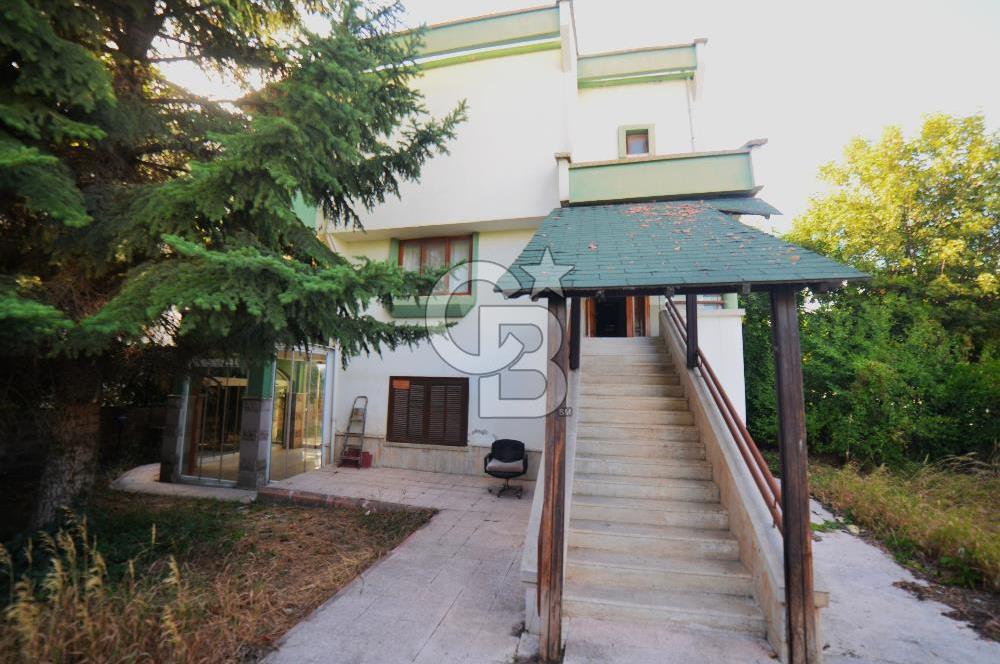 Gölbaşı Gökkuşağı Sitesinde Satılık Tam Müstakil Köşe Villa