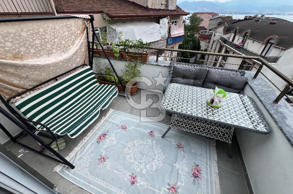İZMİT TURGUT MH. PANORAMİK DENİZ MANZARALI 3+1 LÜKS ÇATI DUBLEKS