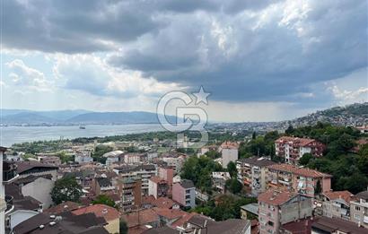 İZMİT TURGUT MH. PANORAMİK DENİZ MANZARALI 3+1 LÜKS ÇATI DUBLEKS