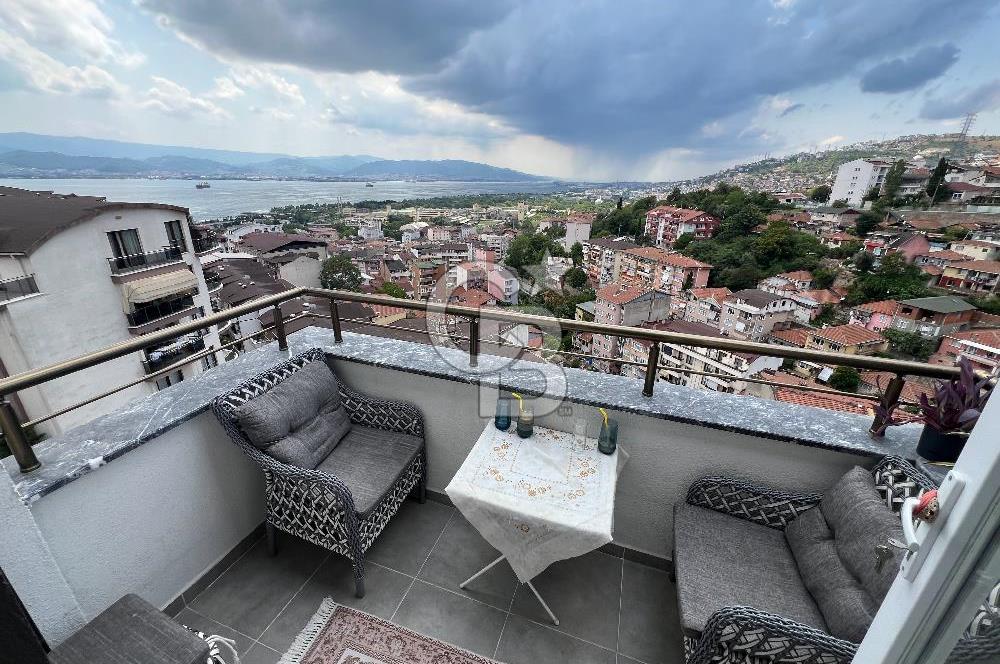 İZMİT TURGUT MH. PANORAMİK DENİZ MANZARALI 3+1 LÜKS ÇATI DUBLEKS