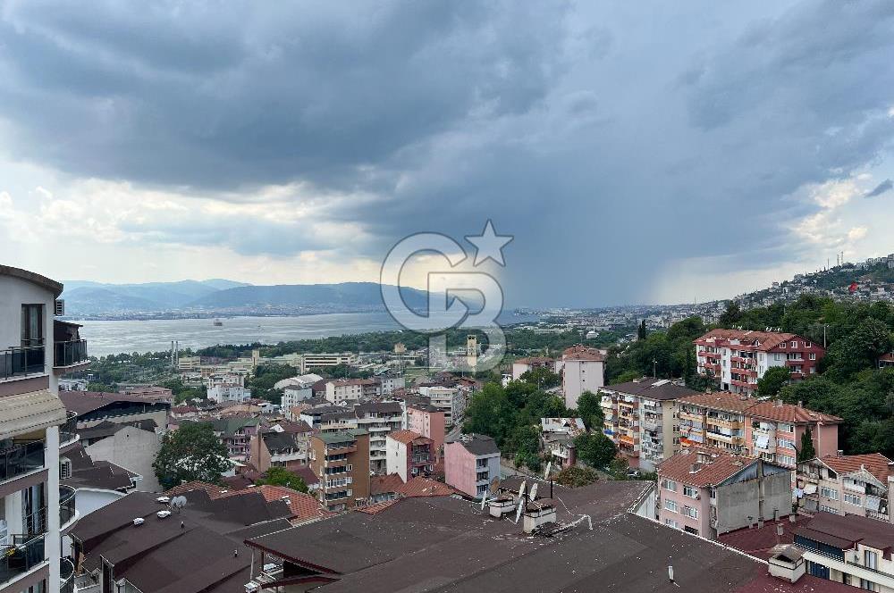 İZMİT TURGUT MH. PANORAMİK DENİZ MANZARALI 3+1 LÜKS ÇATI DUBLEKS