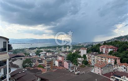 İZMİT TURGUT MH. PANORAMİK DENİZ MANZARALI 3+1 LÜKS ÇATI DUBLEKS