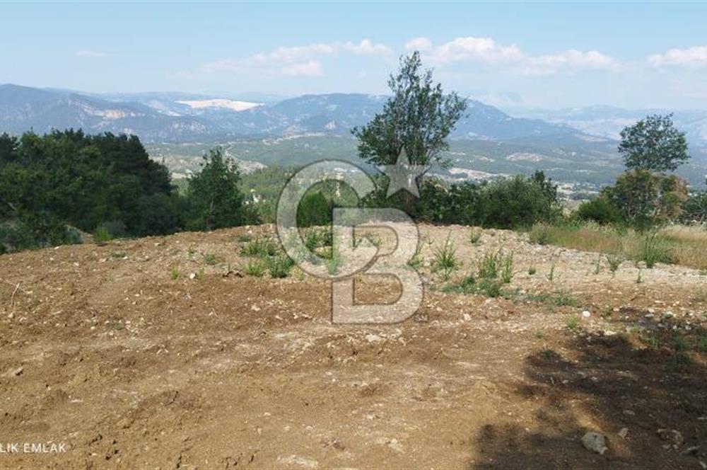 BURDUR DA GÖL MANZARALI TARLA