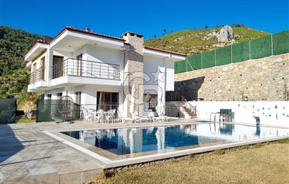 Zeytinköy'de Turizm Belgeli Satılık 2 Adet Villa!