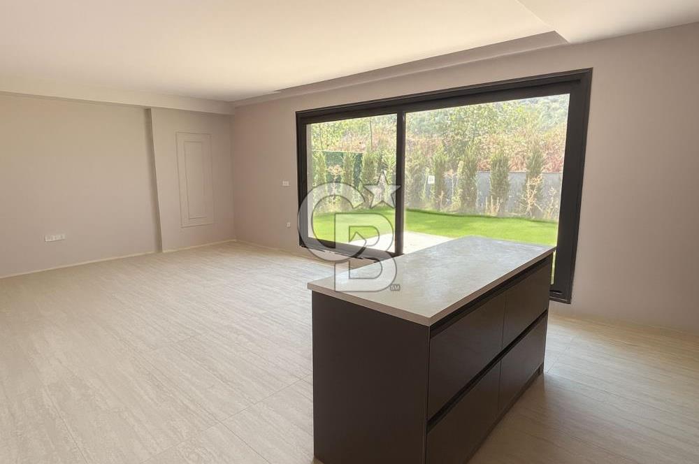 İzmir Menemen Emiralem Satılık 3+2 Tripleks Bahçeli Lüks Villa