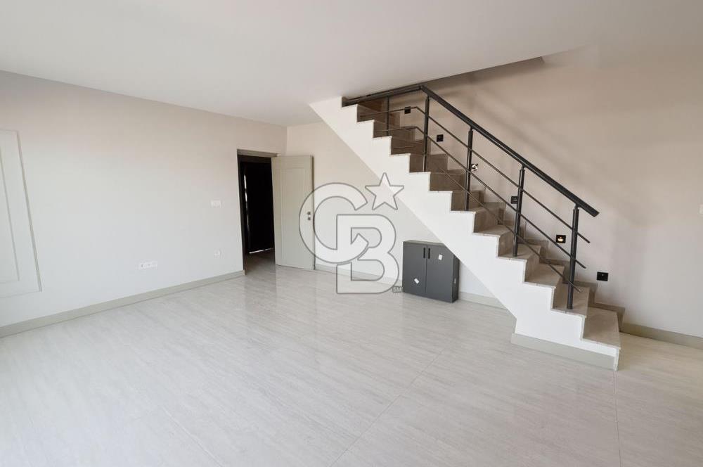 İzmir Menemen Emiralem'de Satılık 2+1 Dubleks Bahçeli Lüks Villa