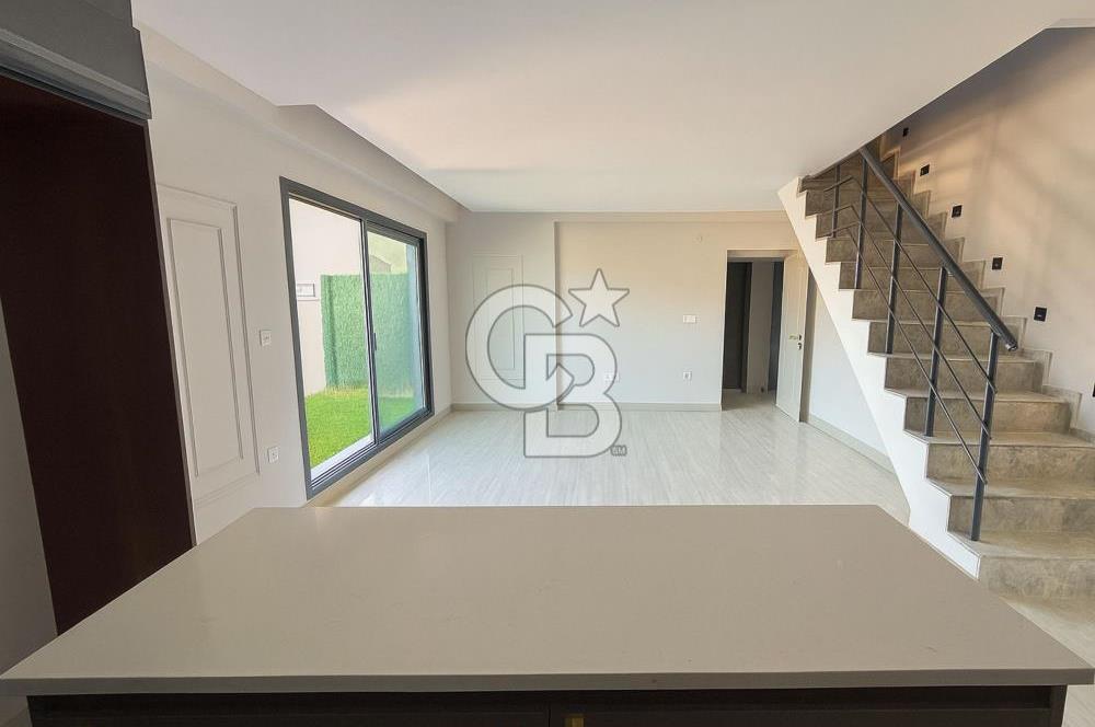 İzmir Menemen Emiralem'de Satılık 2+1 Dubleks Bahçeli Lüks Villa