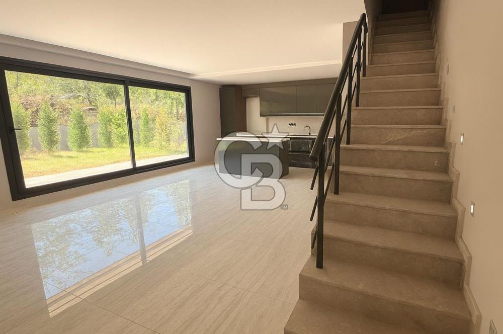 İzmir Menemen Emiralem Satılık 3+2 Tripleks Bahçeli Lüks Villa