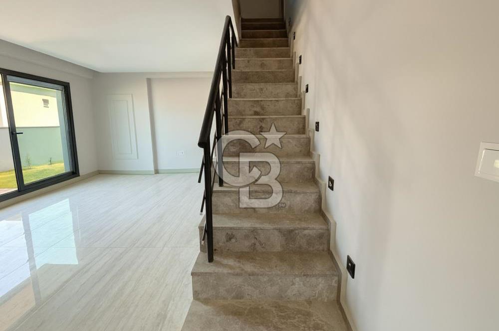 İzmir Menemen Emiralem'de Satılık 2+1 Dubleks Bahçeli Lüks Villa