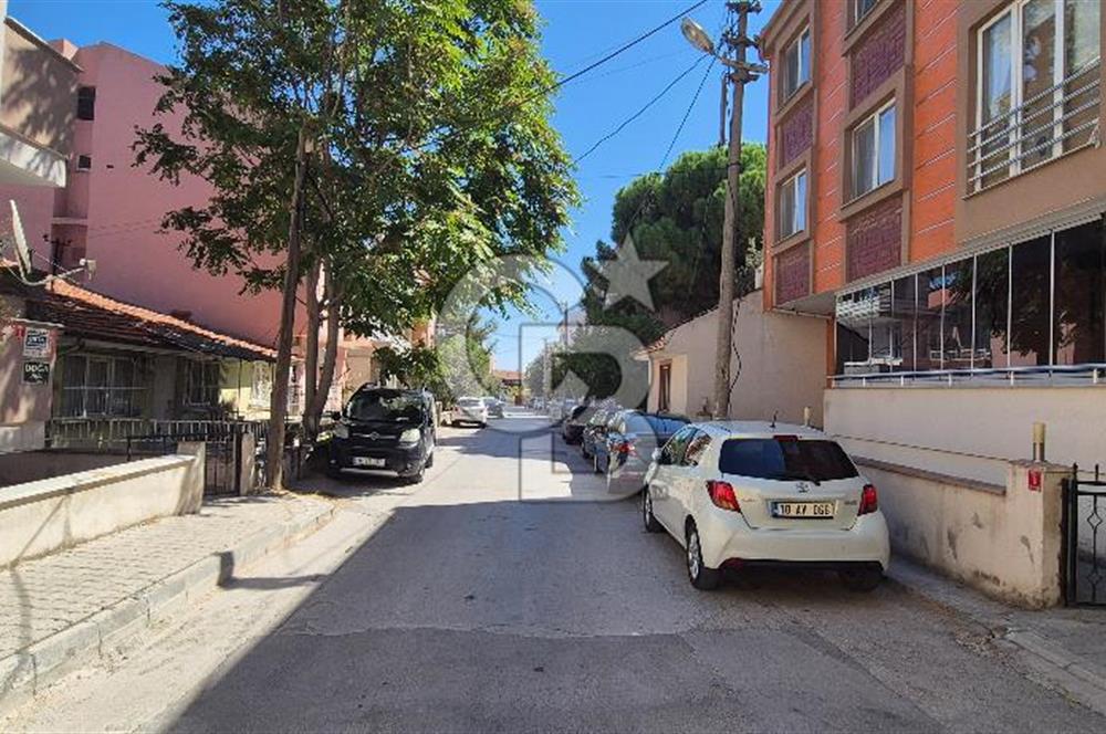 GÜMÜŞÇEŞME MAHALLESİNDE VERGİ DAİRESİ KARŞISINDA SATILIK DAİRE