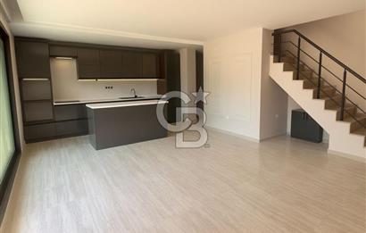İzmir Menemen Emiralem Satılık 3+2 Tripleks Bahçeli Lüks Villa