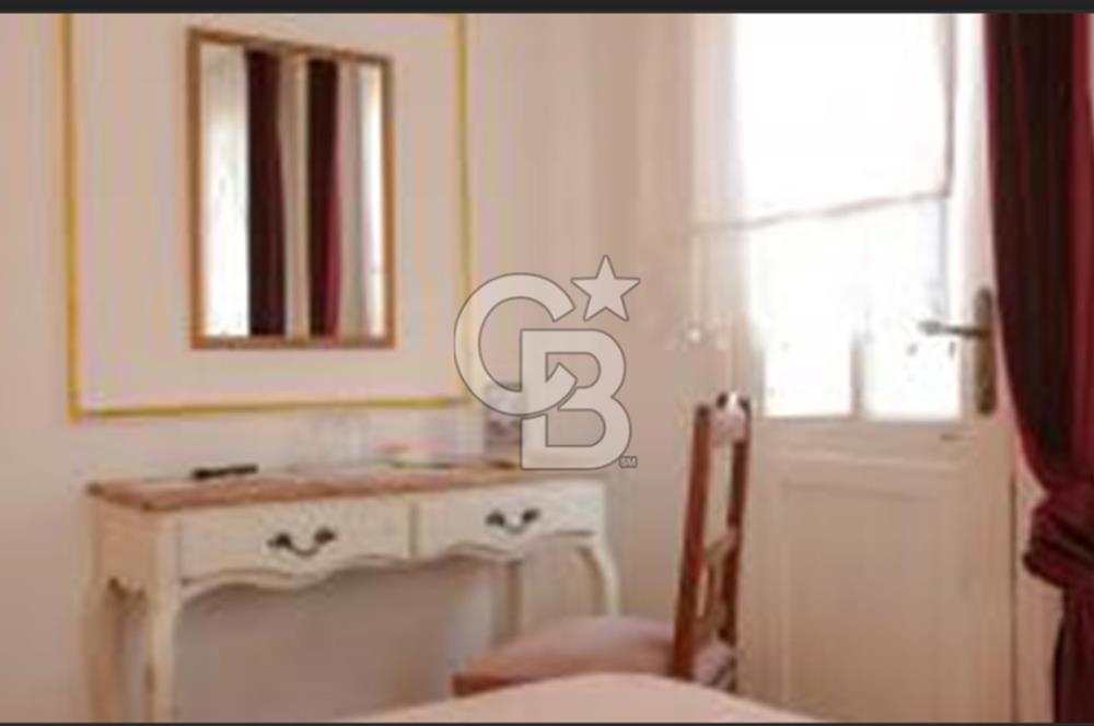 AYVALIK CUNDA DA KÖY İÇİNDE SATILIK OTEL 