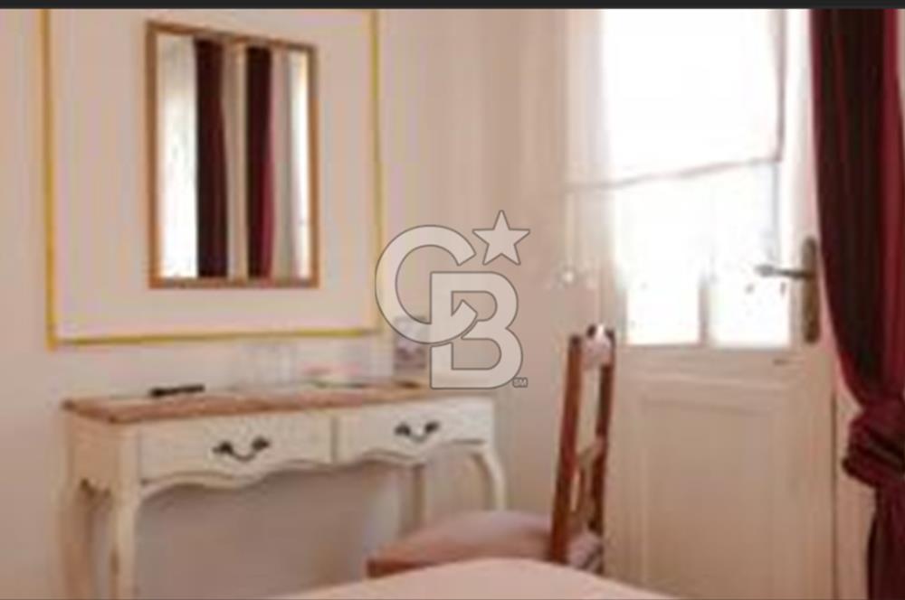 AYVALIK CUNDA DA KÖY İÇİNDE SATILIK OTEL 