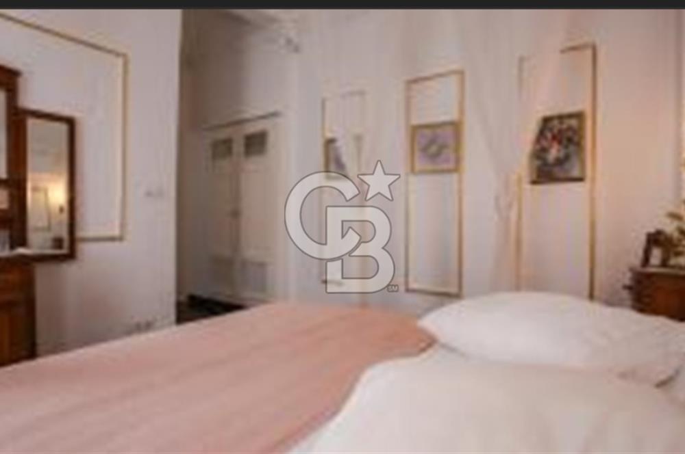 AYVALIK CUNDA DA KÖY İÇİNDE SATILIK OTEL 