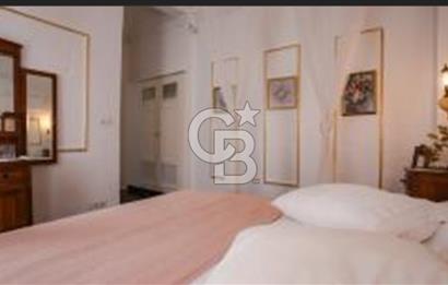 AYVALIK CUNDA DA KÖY İÇİNDE SATILIK OTEL 