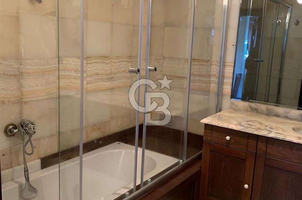 Sarıyer Kireçburnu ' nda boğaz manzaralı Kiralık daire 1+1