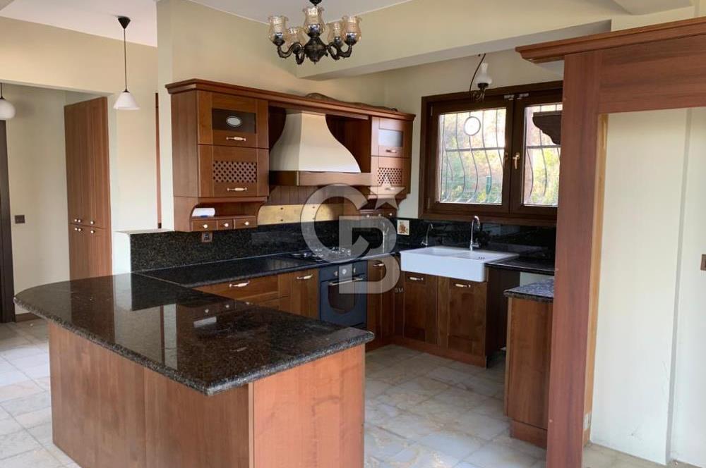 Sarıyer Kireçburnu ' nda boğaz manzaralı Kiralık daire 1+1