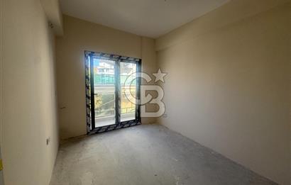 BORNOVA, KÜÇÜK PARKTA PROJEDEN SATILIK 1+1 DAİRE 