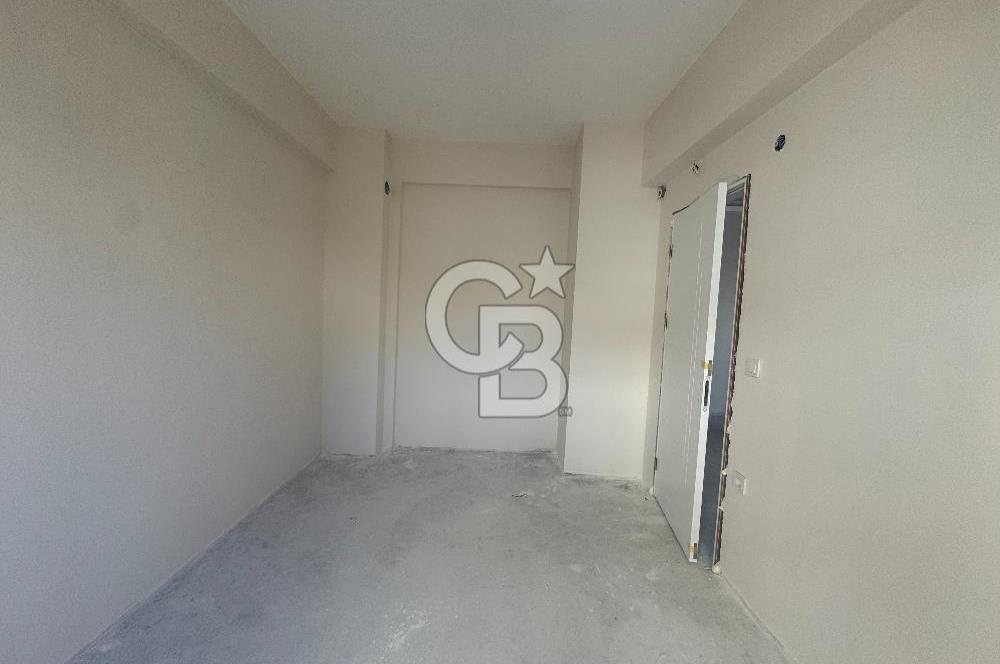 BORNOVA, KÜÇÜK PARKTA PROJEDEN SATILIK 1+1 DAİRE 