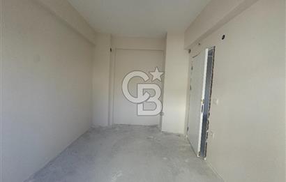 BORNOVA, KÜÇÜK PARKTA PROJEDEN SATILIK 1+1 DAİRE 