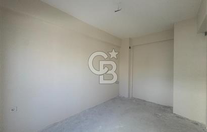 BORNOVA, KÜÇÜK PARKTA PROJEDEN SATILIK 1+1 DAİRE 