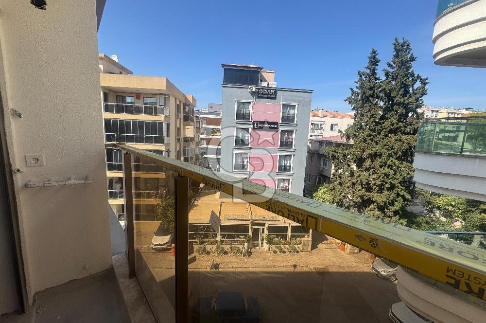 BORNOVA, KÜÇÜK PARKTA PROJEDEN SATILIK 1+1 DAİRE 