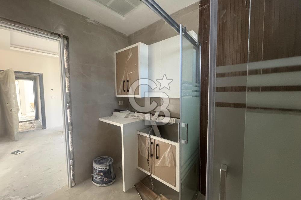 BORNOVA, KÜÇÜK PARKTA PROJEDEN SATILIK 1+1 DAİRE 