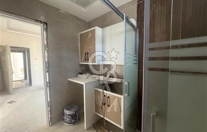 BORNOVA, KÜÇÜK PARKTA PROJEDEN SATILIK 1+1 DAİRE 