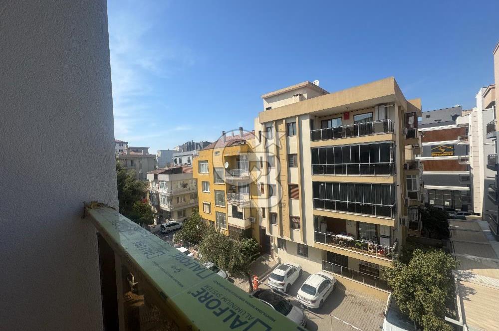 BORNOVA, KÜÇÜK PARKTA PROJEDEN SATILIK 1+1 DAİRE 