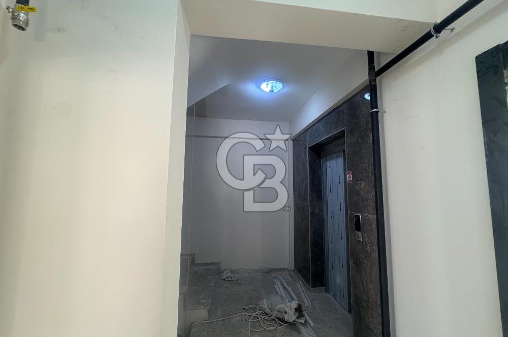 BORNOVA, KÜÇÜK PARKTA PROJEDEN SATILIK 1+1 DAİRE 