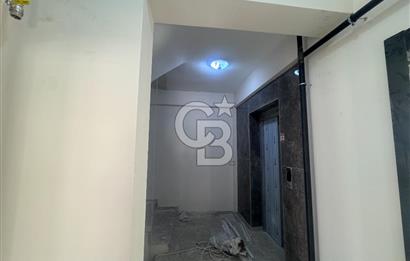 BORNOVA, KÜÇÜK PARKTA PROJEDEN SATILIK 1+1 DAİRE 