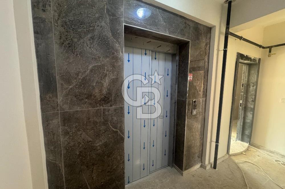 BORNOVA, KÜÇÜK PARKTA PROJEDEN SATILIK 1+1 DAİRE 