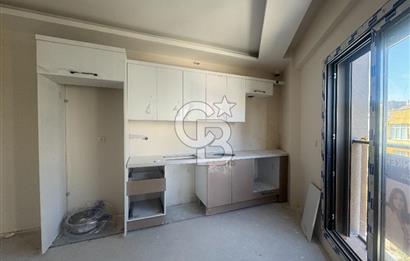 BORNOVA, KÜÇÜK PARKTA PROJEDEN SATILIK 1+1 DAİRE 