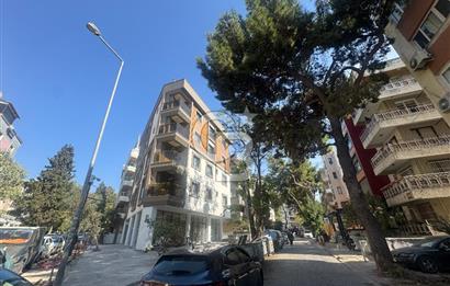 BORNOVA, KÜÇÜK PARKTA PROJEDEN SATILIK 1+1 DAİRE 